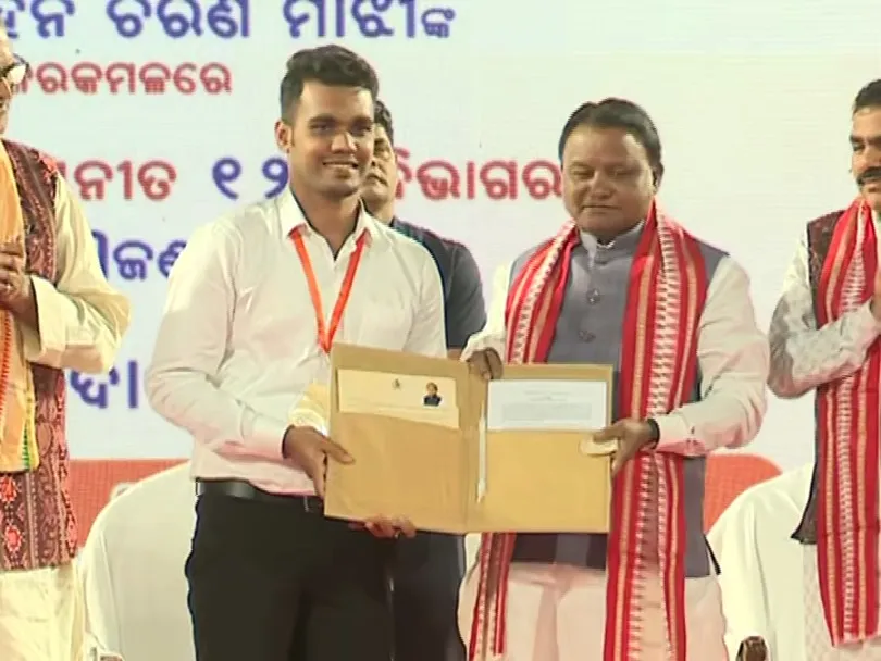 ୧୨ଟି ବିଭାଗର ୭୨୯୩ ଜଣଙ୍କୁ ନିଯୁକ୍ତି ପତ୍ର ବାଣ୍ଟିଲେ ମୁଖ୍ୟମନ୍ତ୍ରୀ ମୋହନ ଚରଣ ମାଝୀ