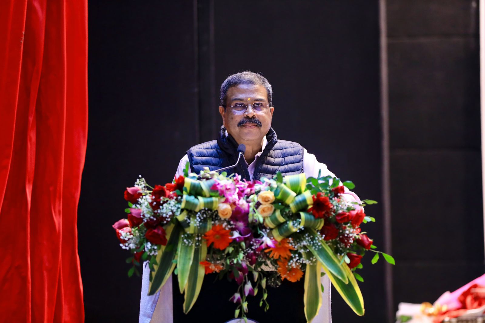 ବିଶ୍ୱବ୍ୟାପୀ ଜ୍ଞାନର ଅନ୍ୱେଷଣ କରିବା ପାଇଁ ଓଡ଼ିଆ ପିଲାଙ୍କୁ ପ୍ରସ୍ତୁତ କରାଇବା- ଧର୍ମେନ୍ଦ୍ର ପ୍ରଧାନ